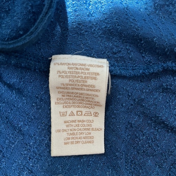 Free People Off the Shoulder Crop Frayed Edges and Back Cut out Blue Size M - Picture 6 of 10